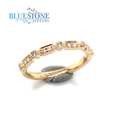 14 Karat Yellow Gold Wedding Band or Fashion Ring with 0.13 Carats Tot
