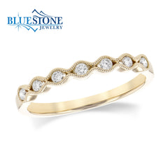 14 Karat Yellow Gold Ring with Diamonds- Size 7