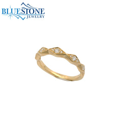 14KYG Diamond Shaped Ring w/Diamonds - Sz. 7
