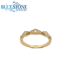 14KYG Diamond Shaped Ring w/Diamonds - Sz. 7