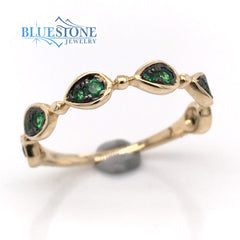 14 Karat Yellow Gold Tsavorite Garnet Ring