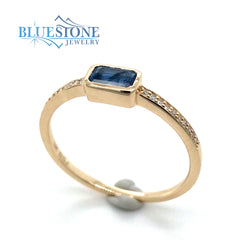 14 Karat Yellow Gold Ring with One 3mm x 5mm 0.36 Carat Rectangular Cu