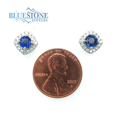 14 Karat White Gold Stud Earrings with 2 Round Natural Sapphires and 3