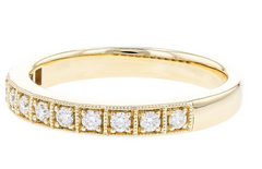 14 Karat Yellow Gold Ring with 16 Round Diamonds