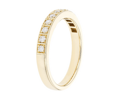 14 Karat Yellow Gold Ring with 16 Round Diamonds