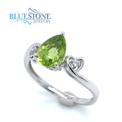 14K White Gold Peridot Ring w/ Diamonds (Size 7)
