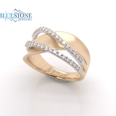 14 Karat Yellow Gold Ring with 34 Round Diamonds at 0.38 Carats Total
