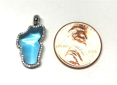 14 Karat White Gold Pendant with a 3.16 Carat Lake Tahoe Shaped Light